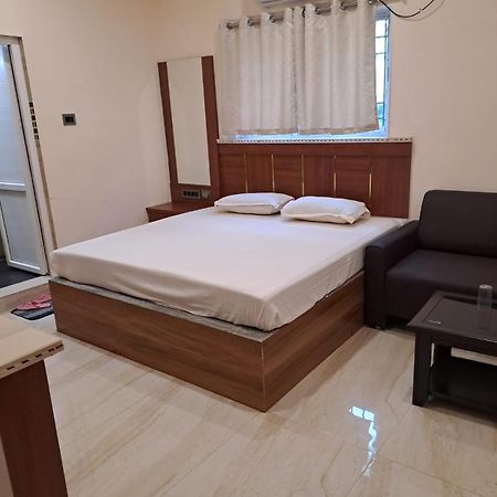 Hotel Vivek Патна Экстерьер фото