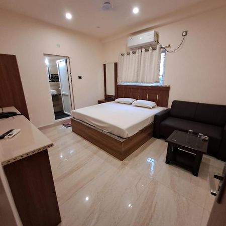 Hotel Vivek Патна Экстерьер фото