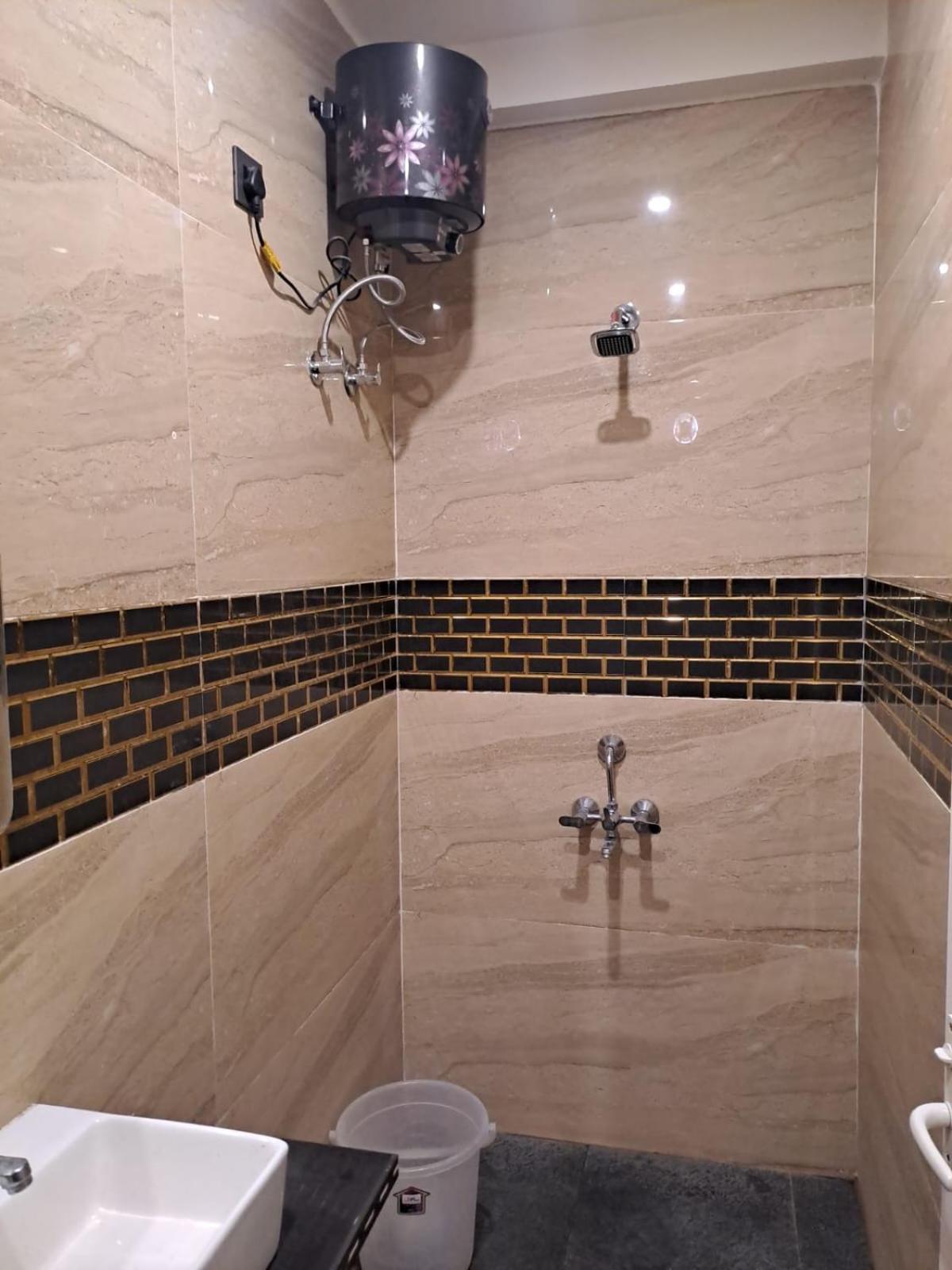 Hotel Vivek Патна Экстерьер фото